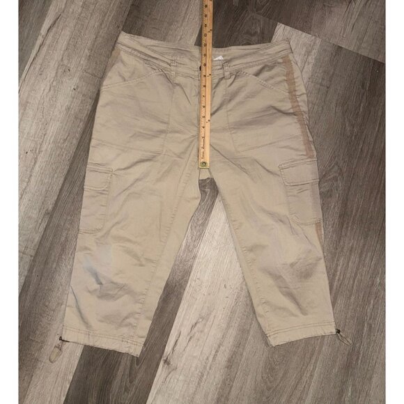 Time And Tru Womens Beige Capri Cargo Pants Size 12 Adjustable Hem Cotton Blend - Picture 3 of 6